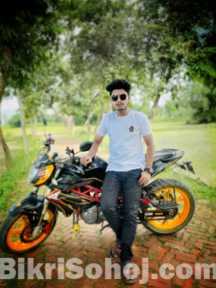Benelli TNT 150. Double disk